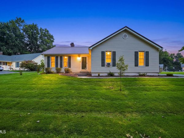 3401 Manchester Lane, Johnson City, TN 37601