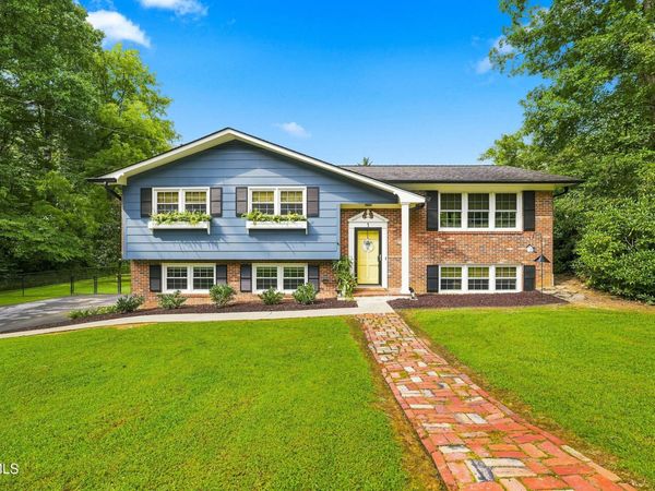 1 Oglewood Circle, Johnson City, TN 37604