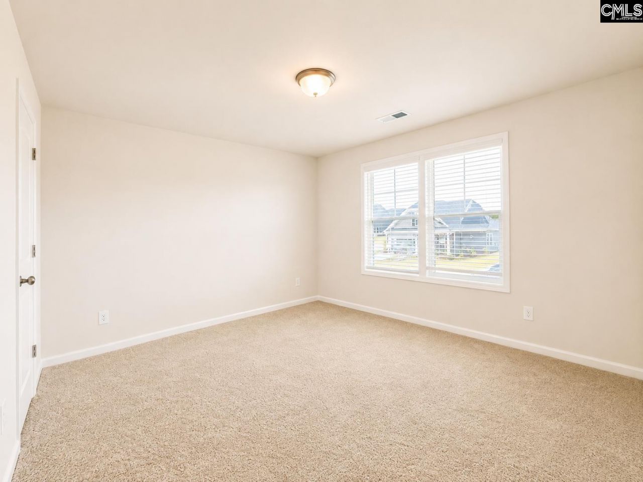 135 Coppersmith Drive Photo 34