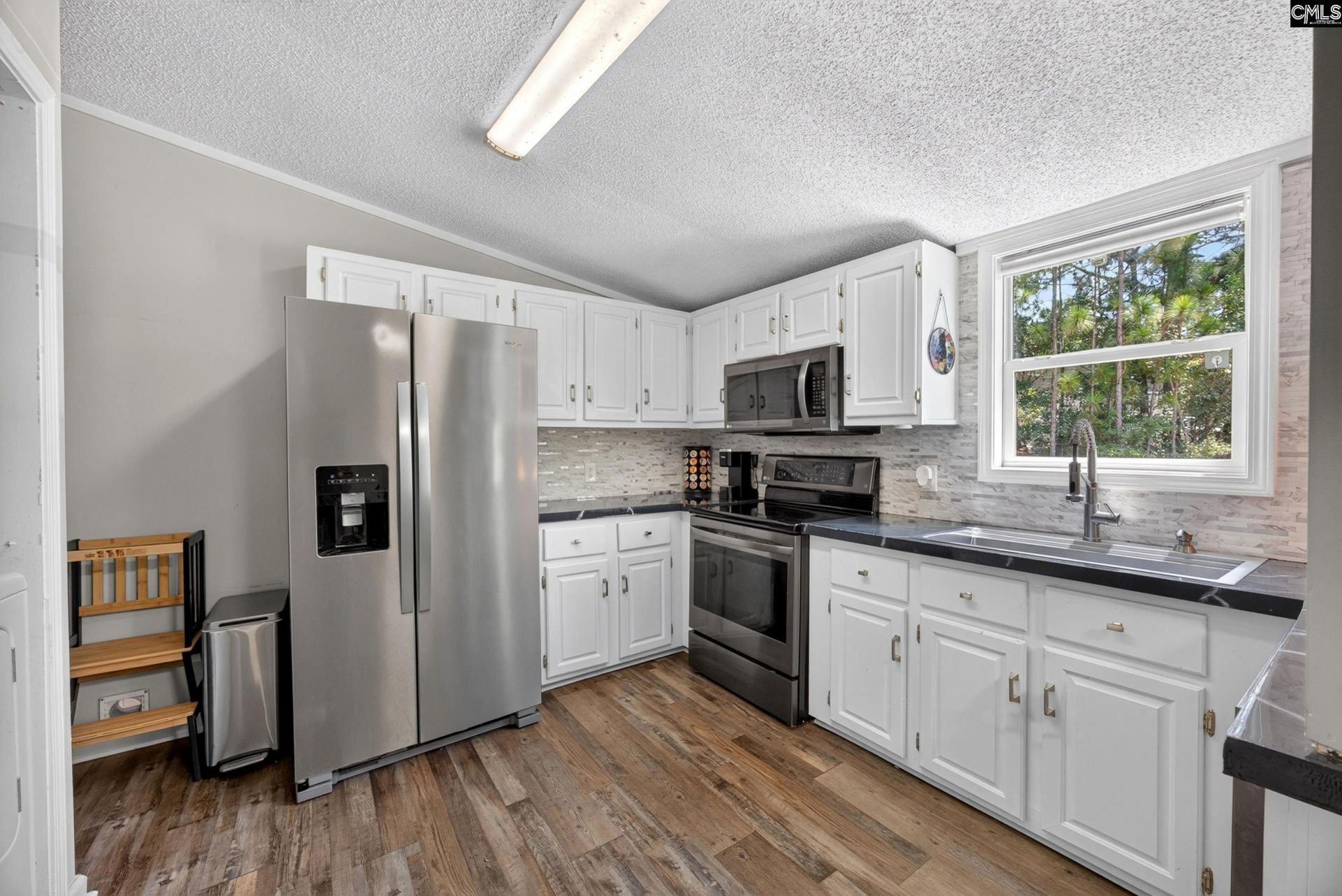 300 Havenwood Drive  Photo 4