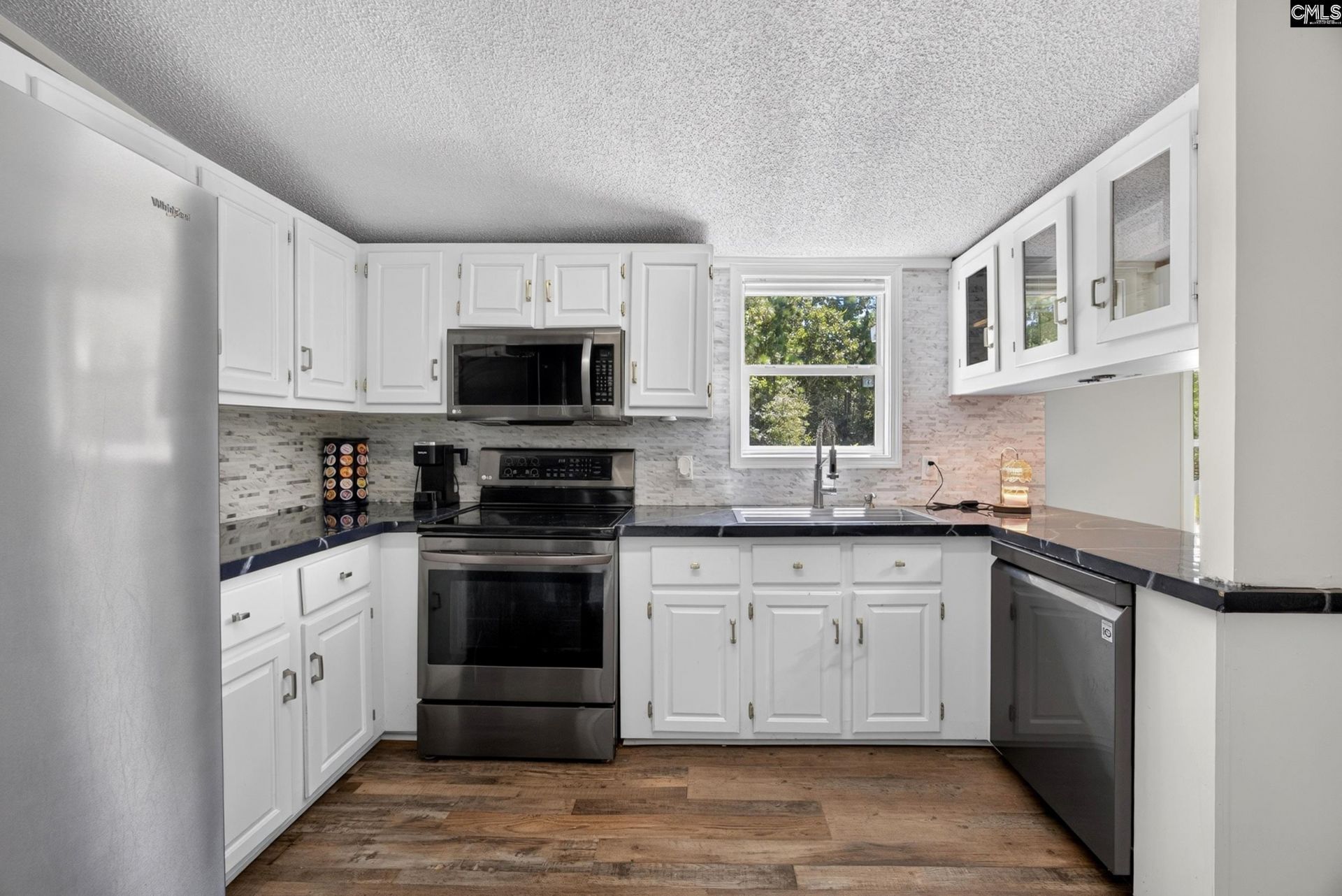 300 Havenwood Drive  Photo 5