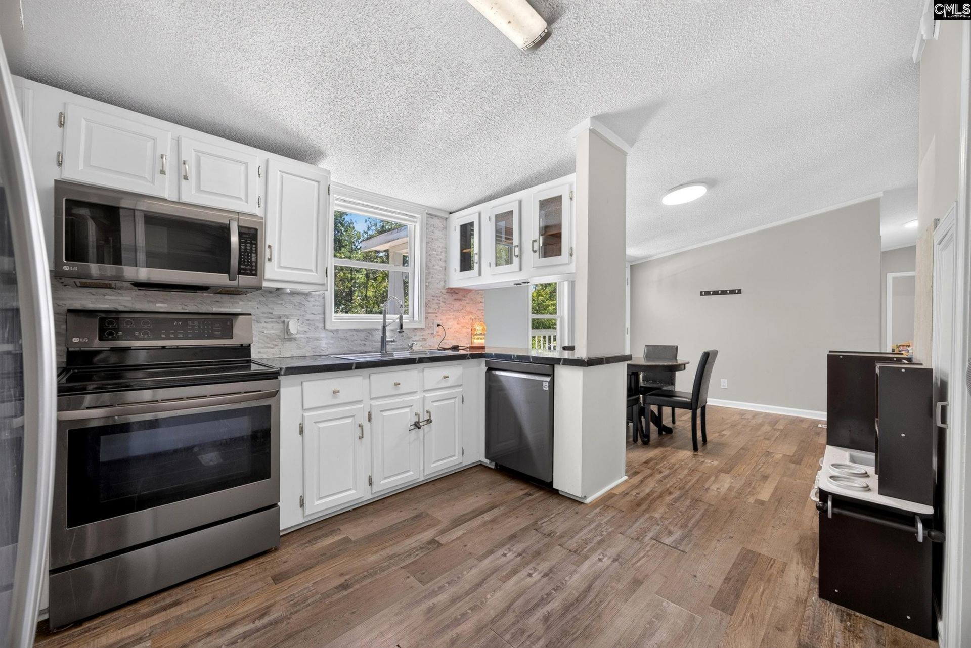 300 Havenwood Drive  Photo 6