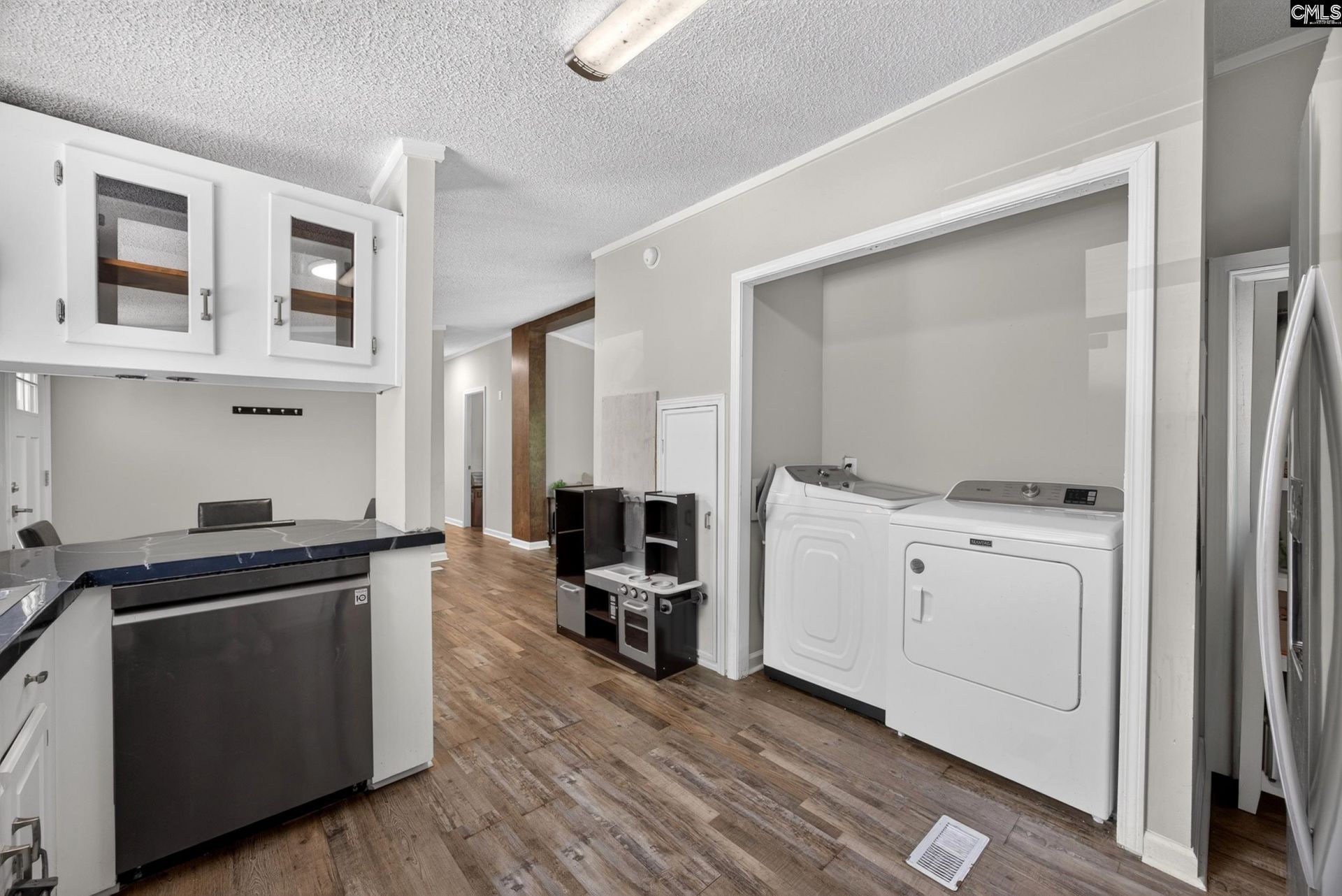 300 Havenwood Drive  Photo 7