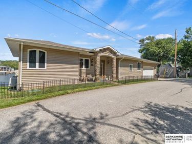2312 Platte River Drive, Bellevue, NE 68123