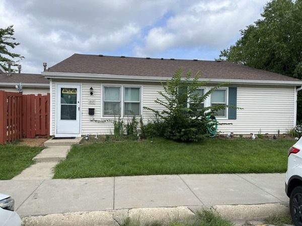 1811 Jamestown Circle , Unit 1811, Hoffman Estates, IL 60169