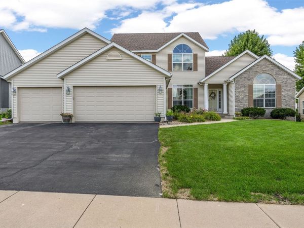 400 Westridge Drive SW, Cedar Rapids, IA 52404