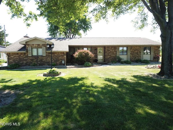 170 N North Curtice Road, Oregon, OH 43616