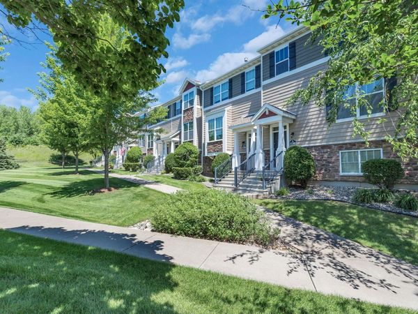 11300 Sand Castle Drive, Unit D, Woodbury, MN 55129
