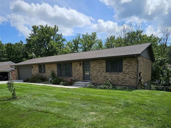 151 Saturn Drive , Hannibal, MO 63401