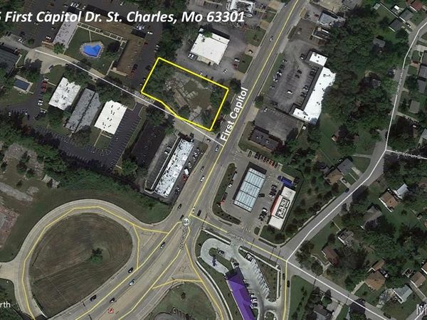 2255 First Capitol , St Charles, MO 63301