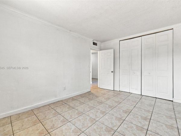 1245 W 24th St, Unit 223, Hialeah, FL 33010