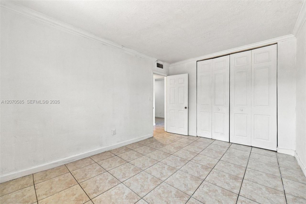 1245 W 24th St , Unit 223, Hialeah, FL 33010 Photo