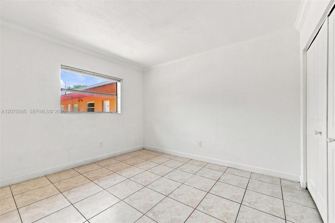 1245 W 24th St , Unit 223, Hialeah, FL 33010 Photo