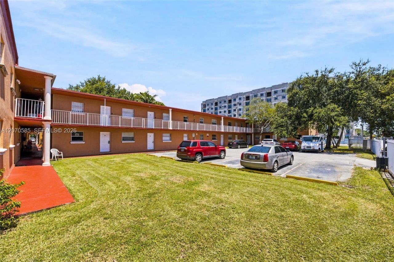 1245 W 24th St , Unit 223, Hialeah, FL 33010 Photo