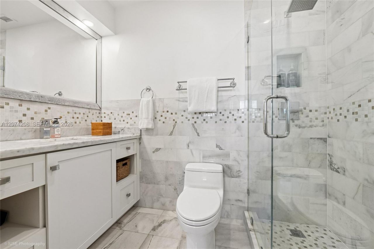 90 Edgewater Dr, Unit PH11, Coral Gables, FL 33133 Photo