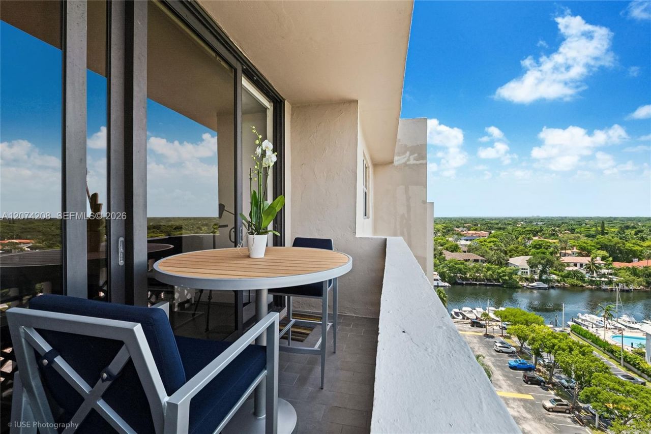 90 Edgewater Dr, Unit PH11, Coral Gables, FL 33133 Photo