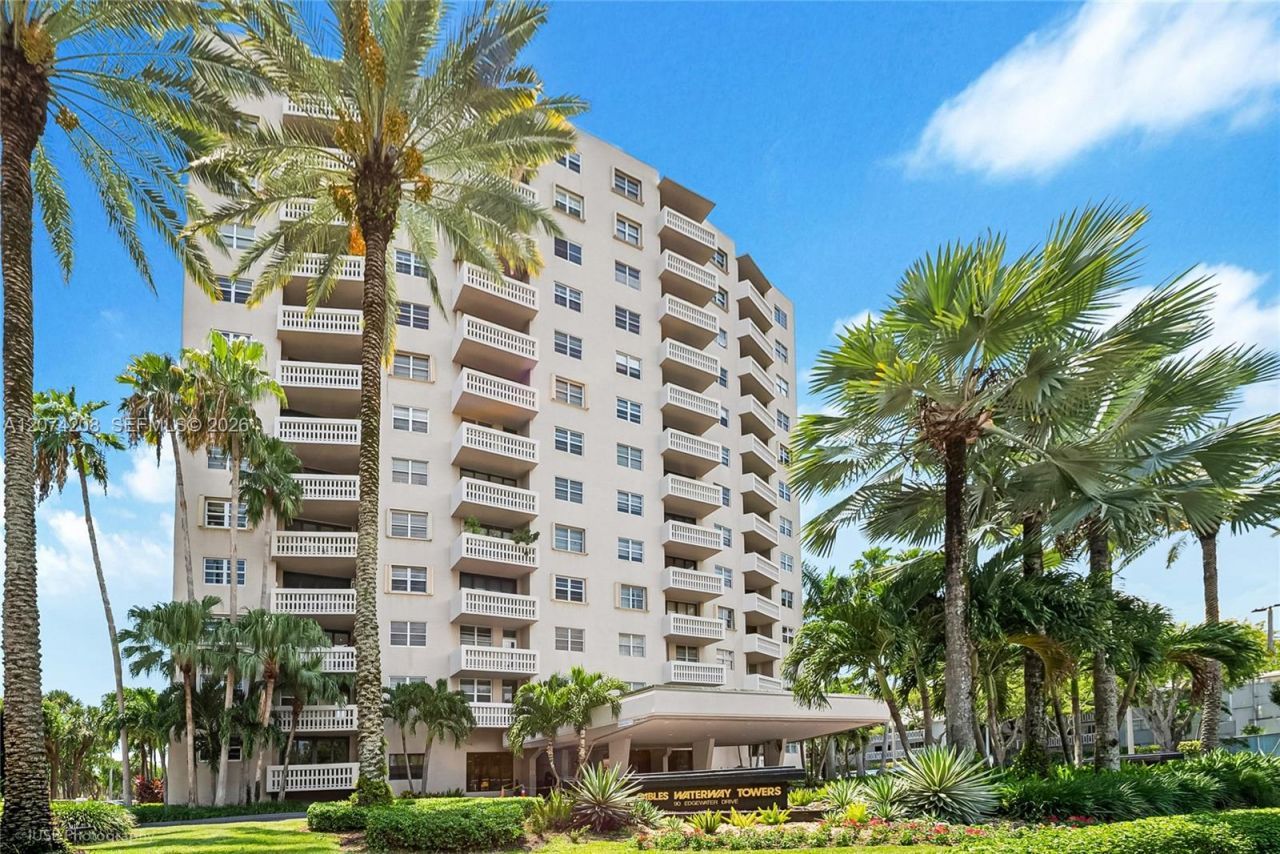 90 Edgewater Dr, Unit PH11, Coral Gables, FL 33133 Photo