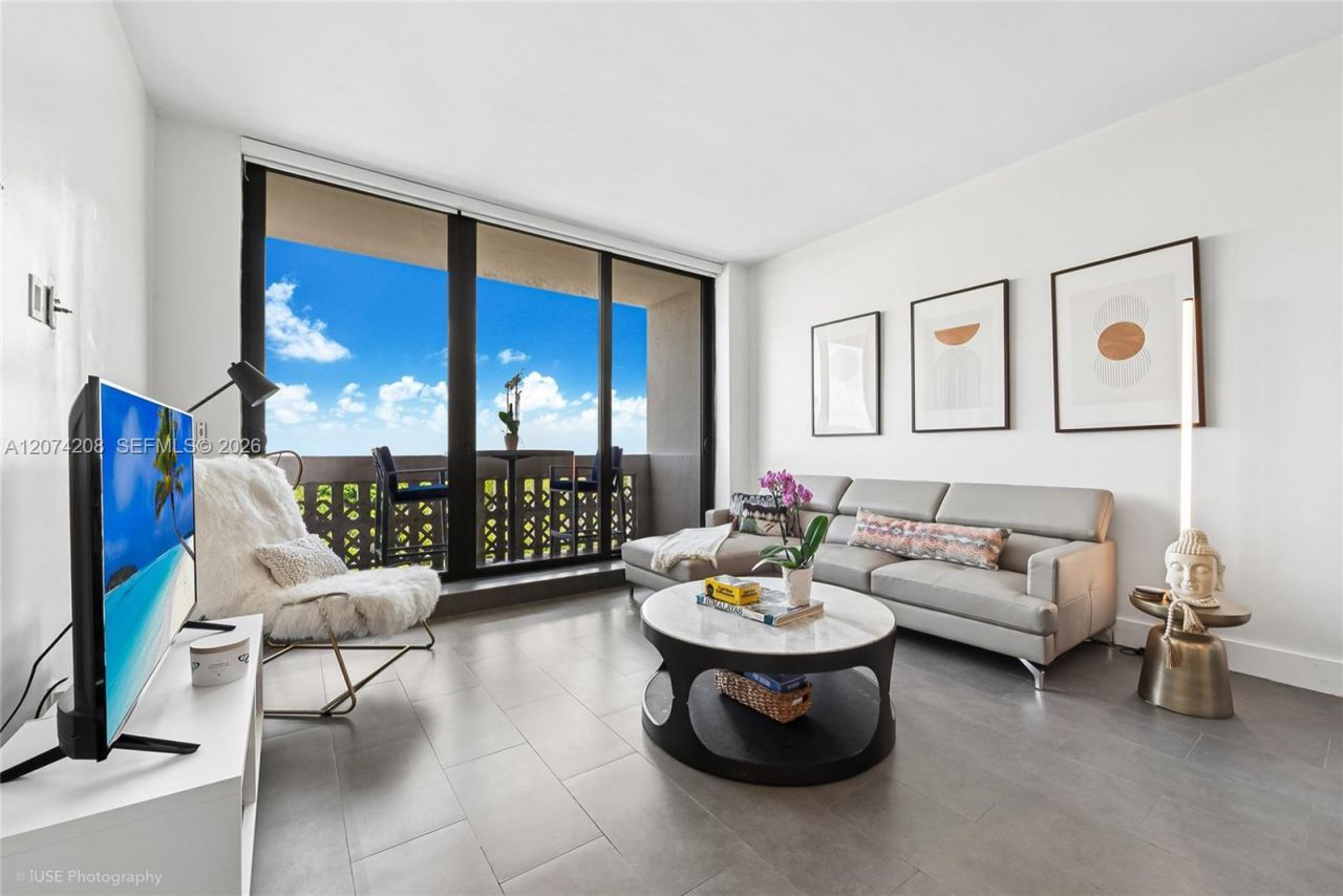 90 Edgewater Dr, Unit PH11, Coral Gables, FL 33133 Photo