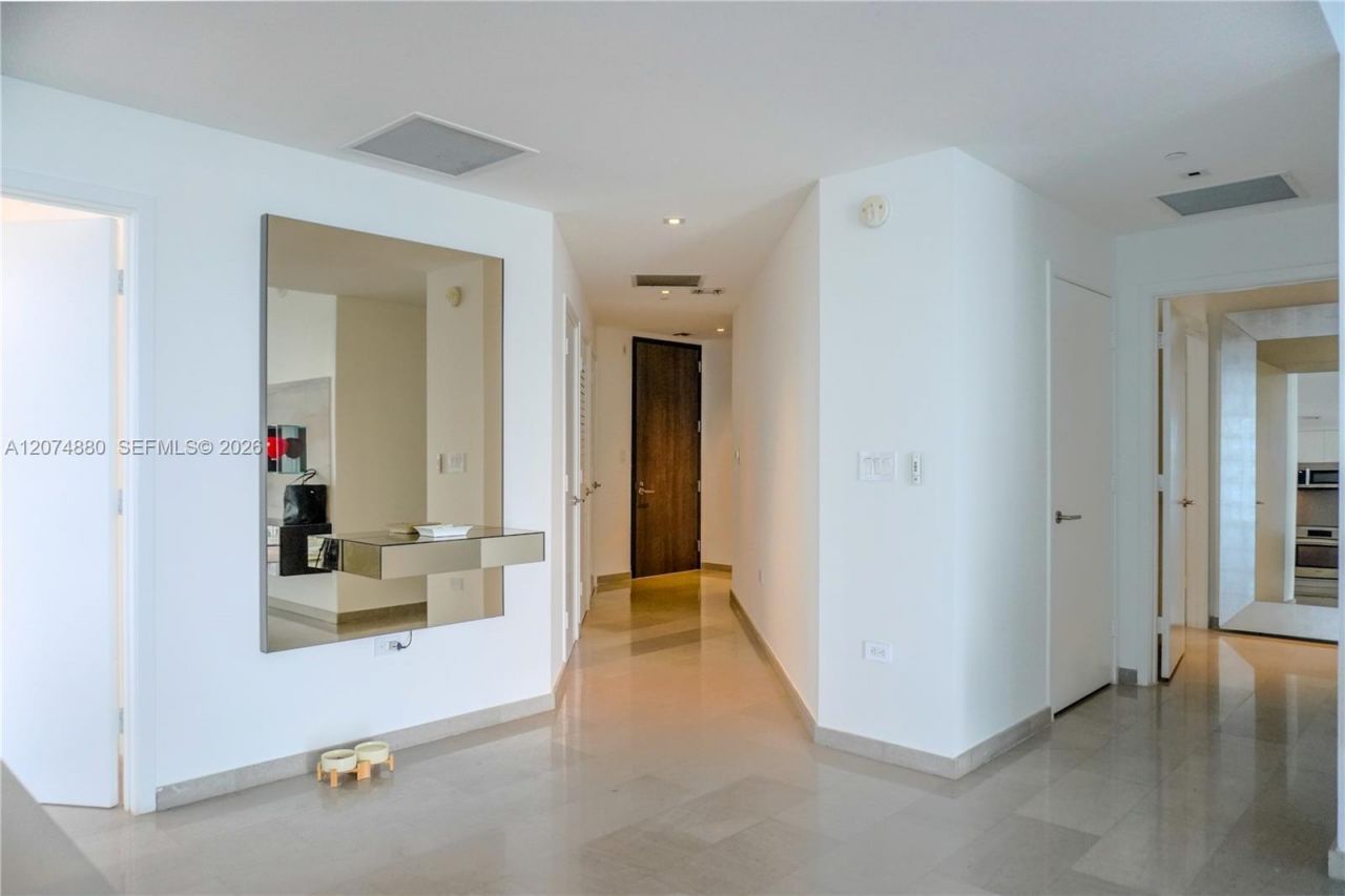 88 SW 7 , Unit 2112, Miami, FL 33130 Photo