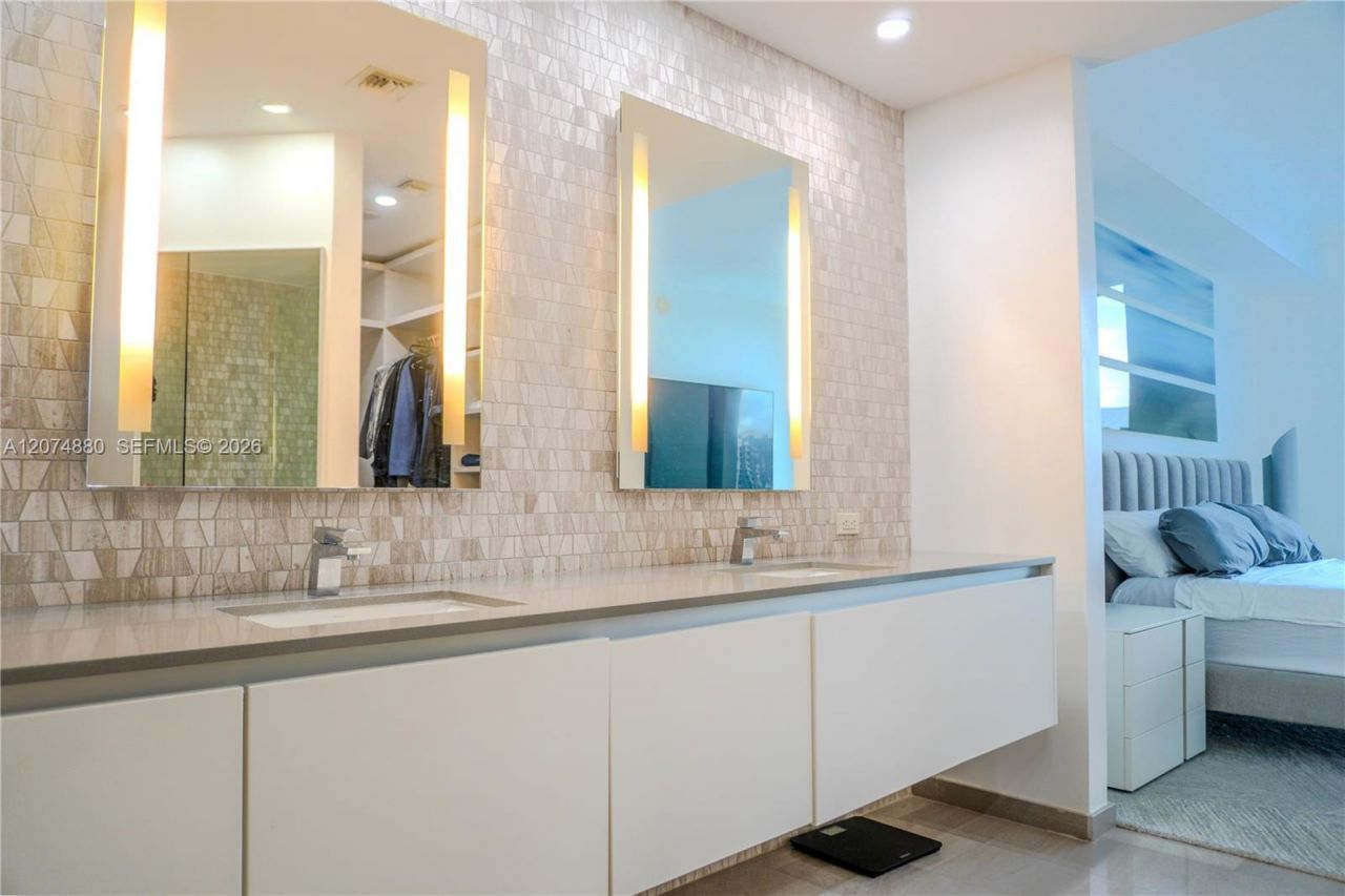88 SW 7 , Unit 2112, Miami, FL 33130 Photo