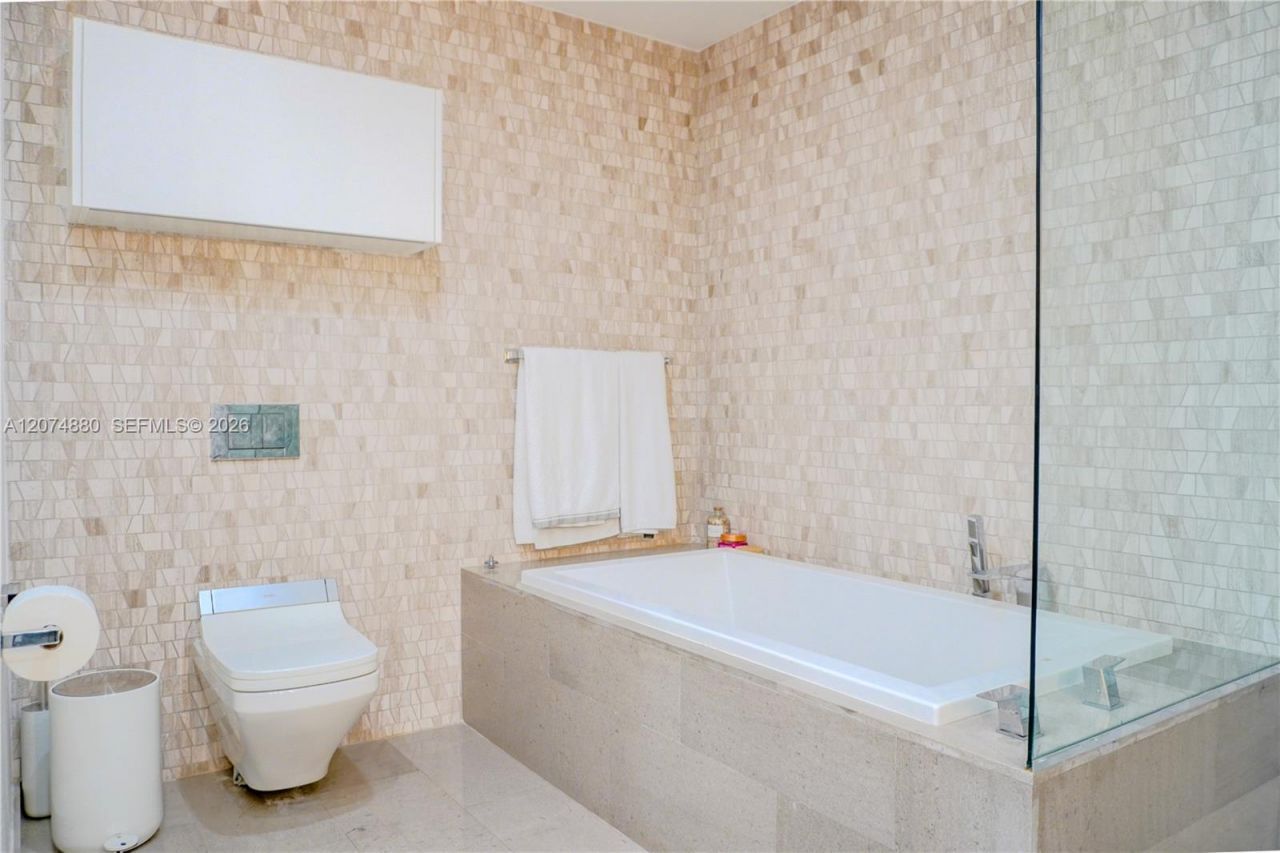 88 SW 7 , Unit 2112, Miami, FL 33130 Photo