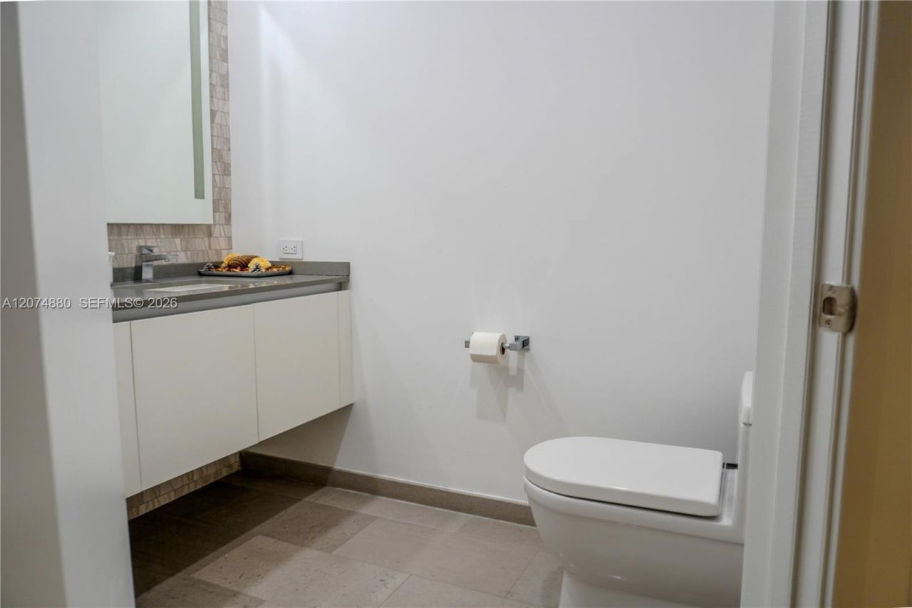 88 SW 7 , Unit 2112, Miami, FL 33130 Photo
