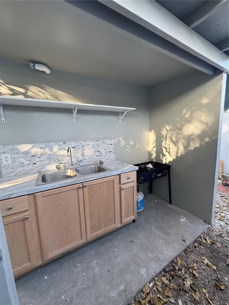 1864 NW 27th St , Unit B, Miami, FL 33142 Photo