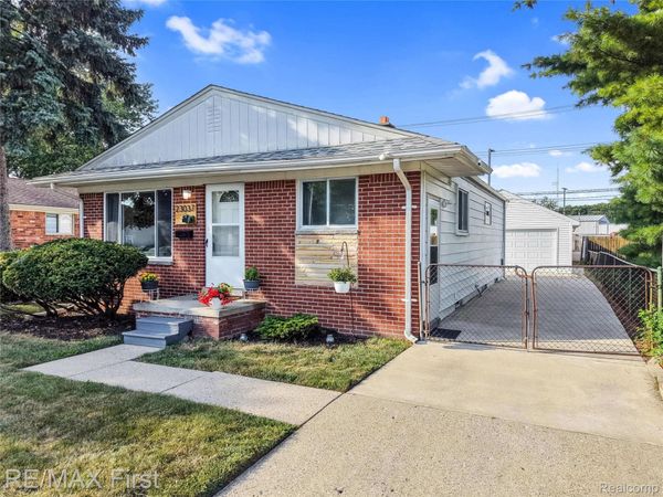 23037 Hoffman Street, St Clair Shores, Mi 48082