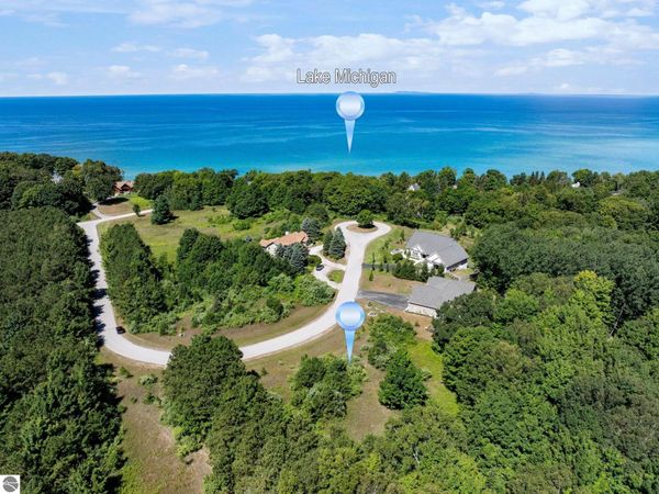 40 Shores Court N, Northport, MI 49670