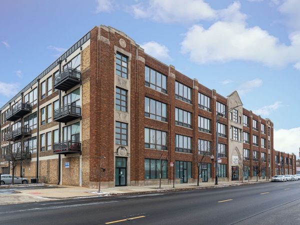 4131 W Belmont Avenue , Unit 413, Chicago, IL 60641