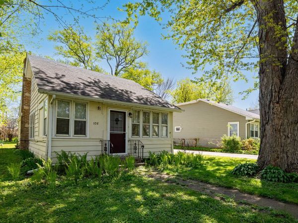 105 Edgewood Avenue , Crystal Lake, IL 60014