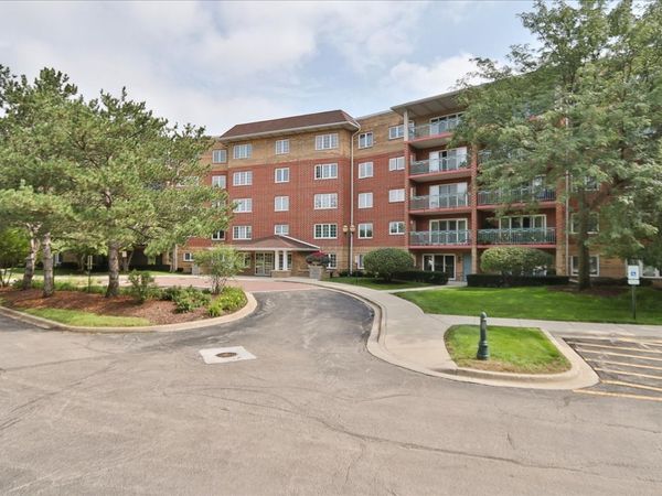 740 Creekside Drive, Unit 501, Mount Prospect, IL 60056