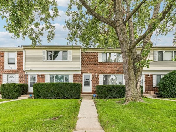 433 SALEM Square , Unit 6, Bolingbrook, IL 60440