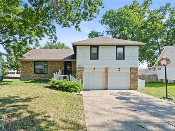 8812 W 95th Terrace, Overland Park, KS 66212