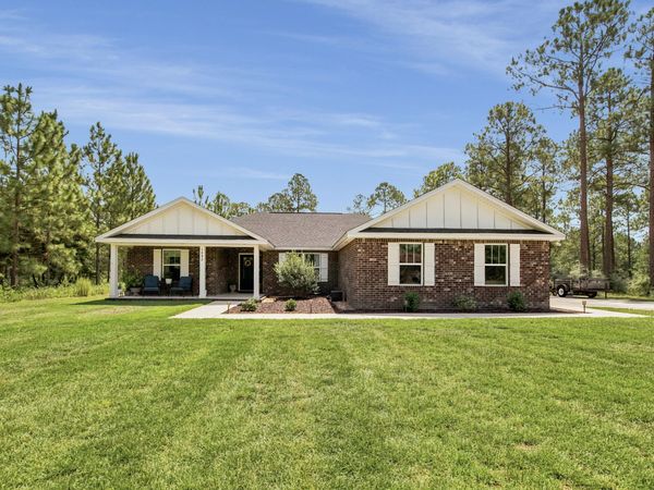 1092 Ten Lake Drive, DeFuniak Springs, FL 32433