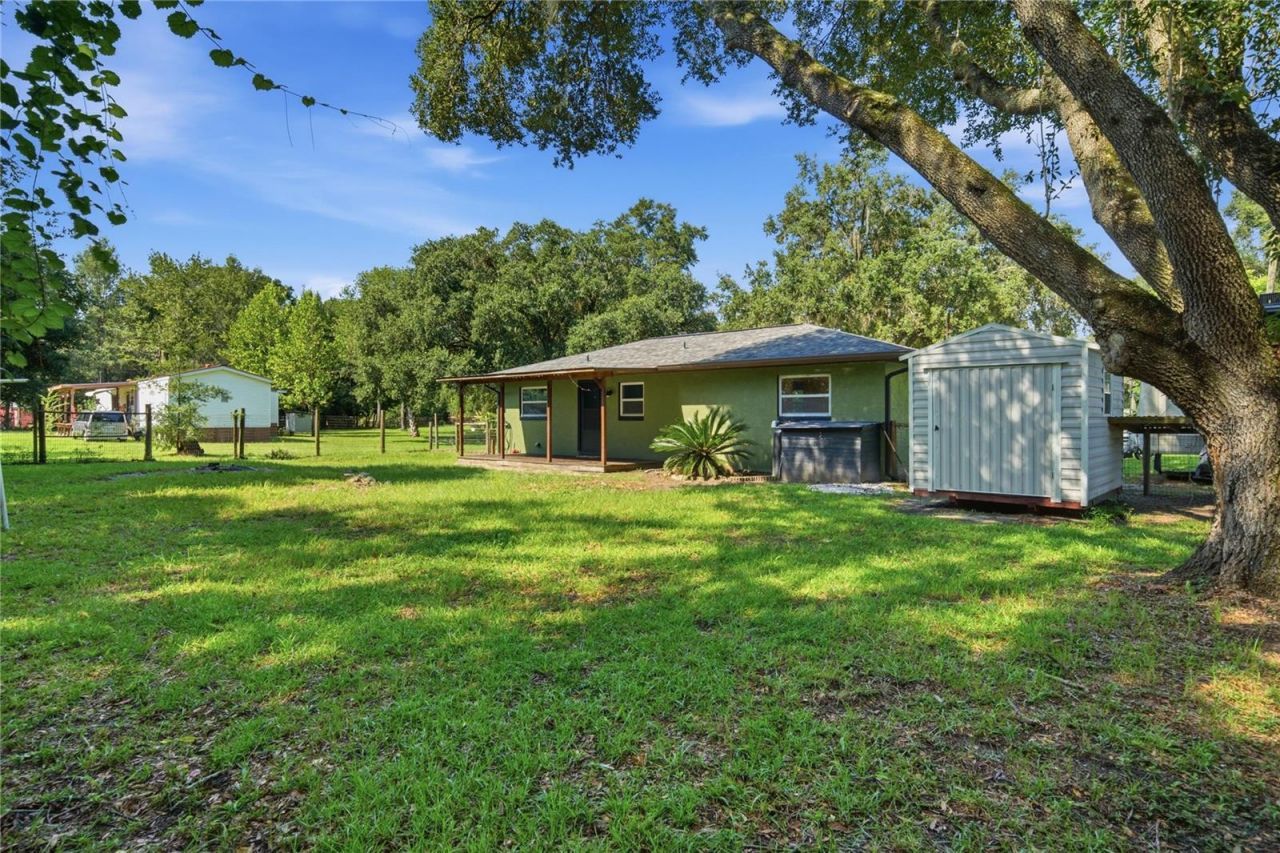19791 SE 110th Court , Inglis, FL 34449 Photo