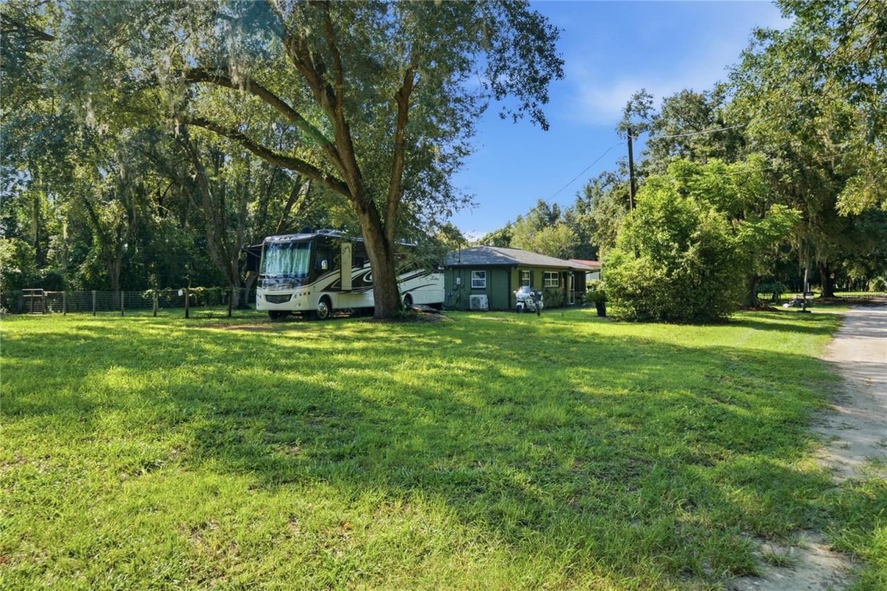 19791 SE 110th Court , Inglis, FL 34449 Photo