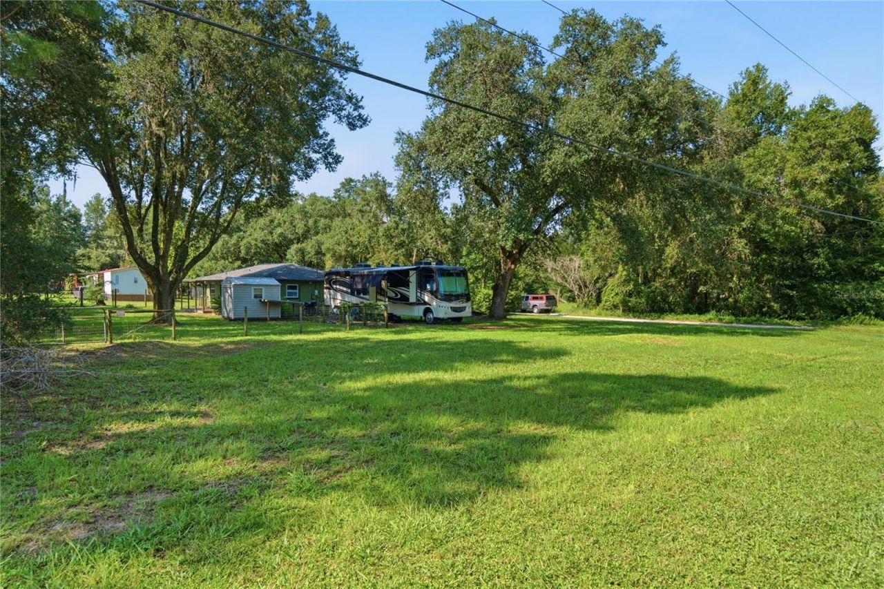 19791 SE 110th Court , Inglis, FL 34449 Photo