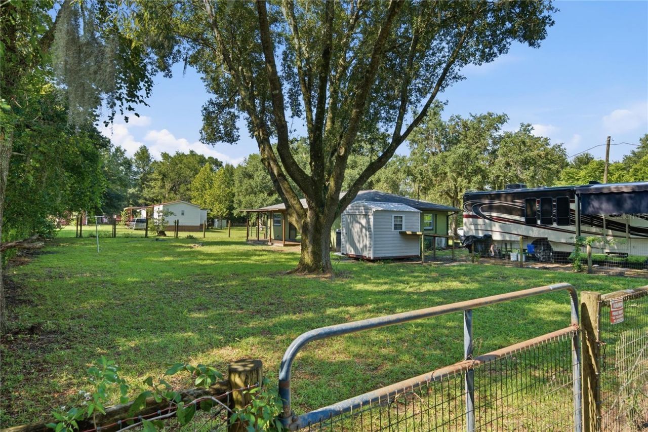 19791 SE 110th Court , Inglis, FL 34449 Photo
