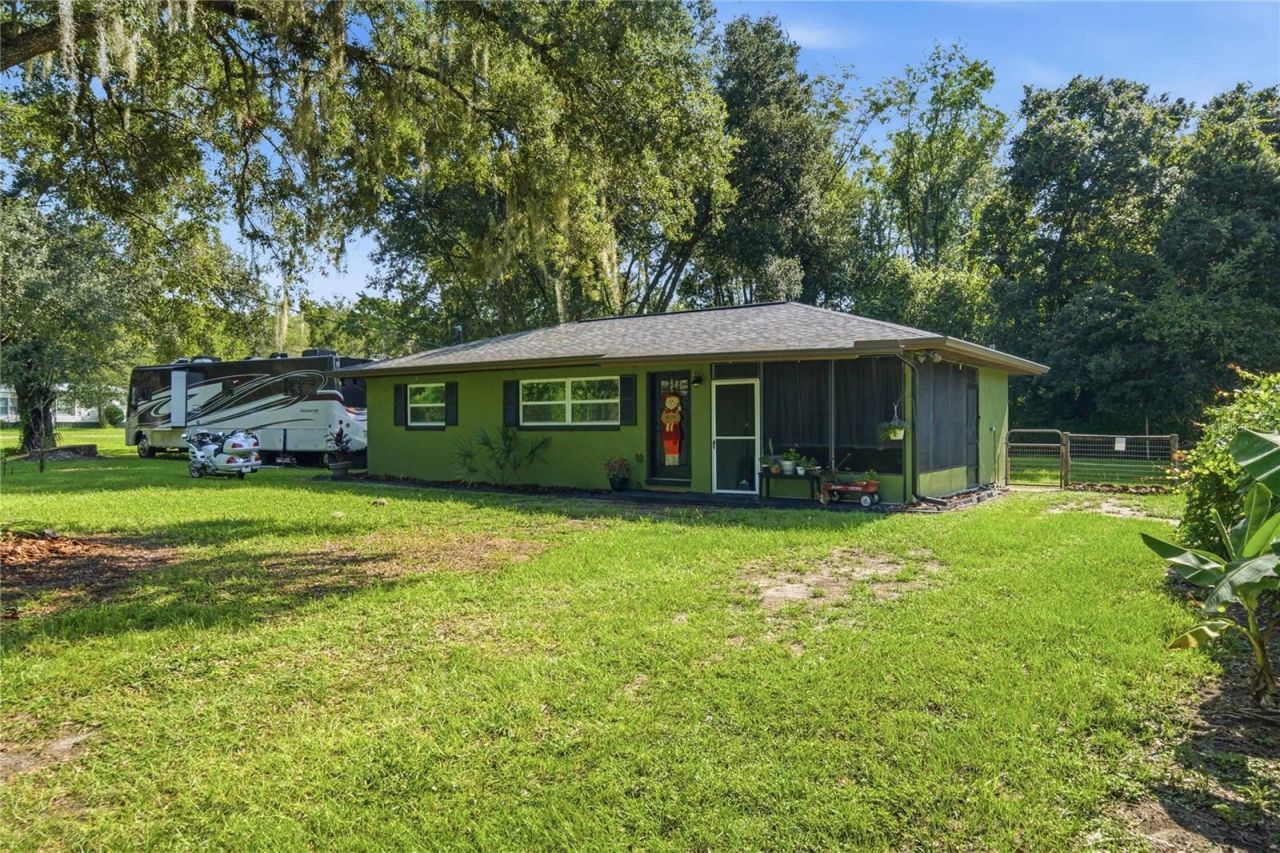 19791 SE 110th Court , Inglis, FL 34449 Photo