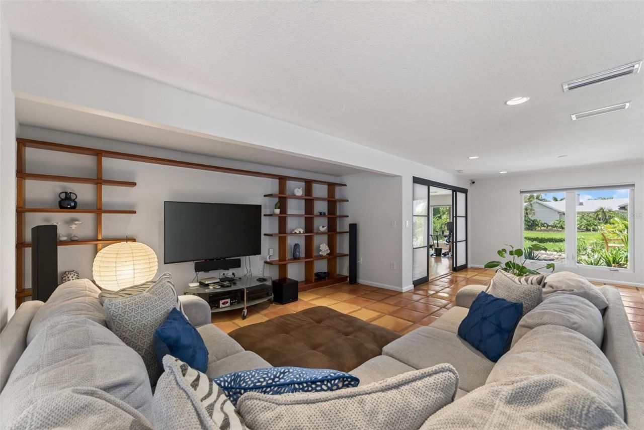 2631 Puritan Terrace, Sarasota, FL 34239 Photo