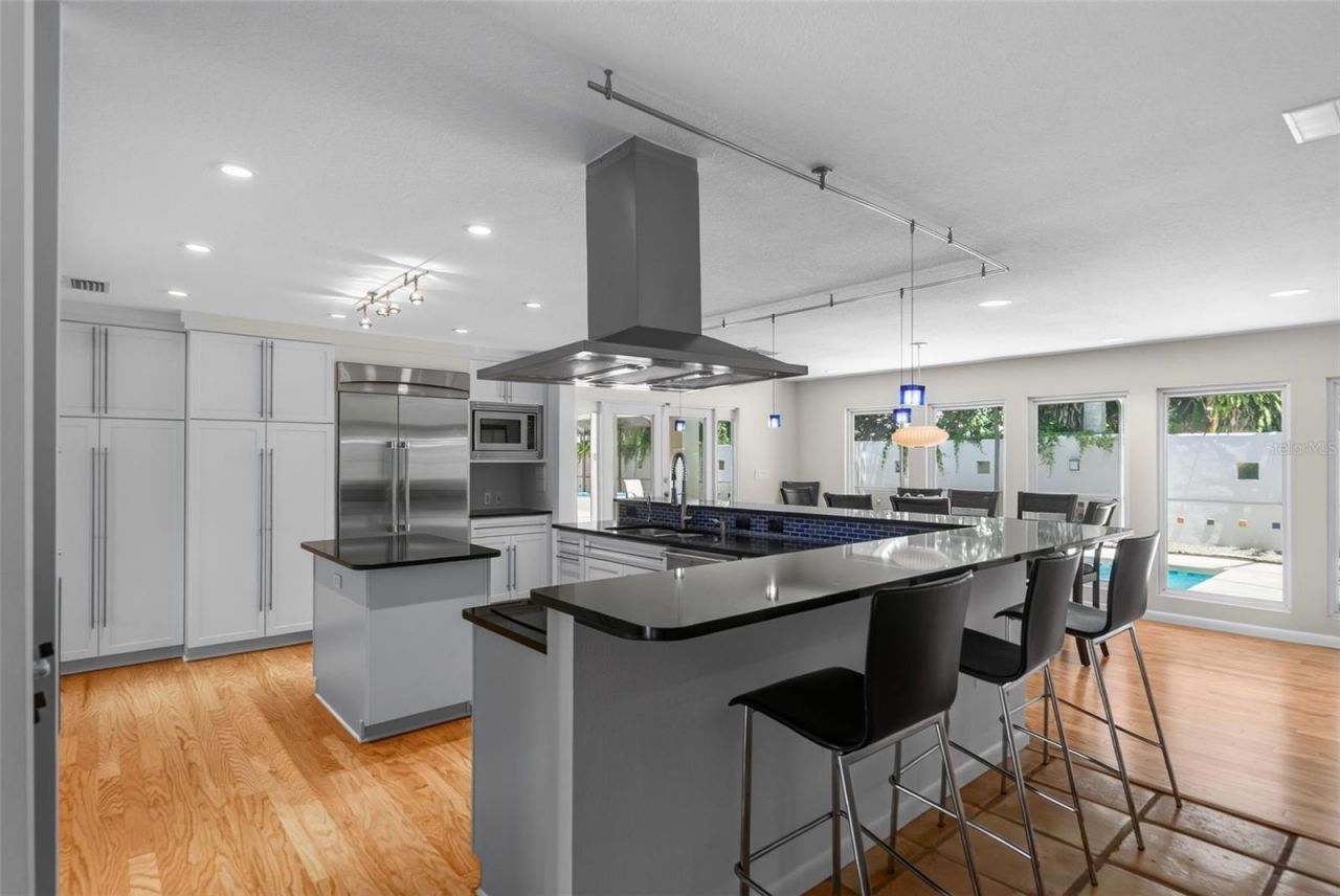 2631 Puritan Terrace, Sarasota, FL 34239 Photo