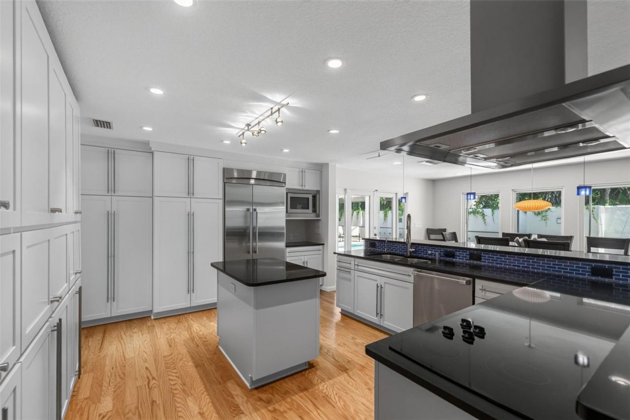 2631 Puritan Terrace, Sarasota, FL 34239 Photo