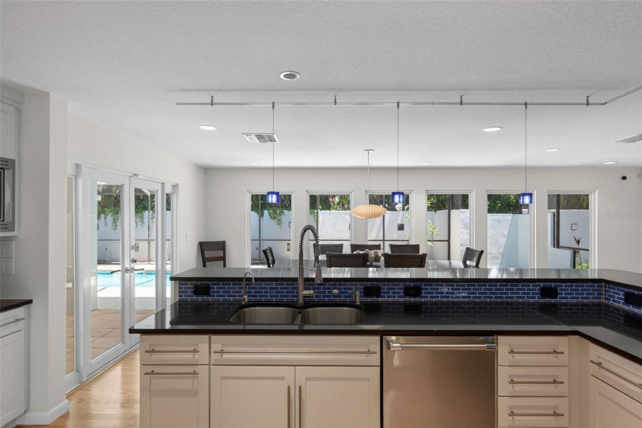 2631 Puritan Terrace, Sarasota, FL 34239 Photo
