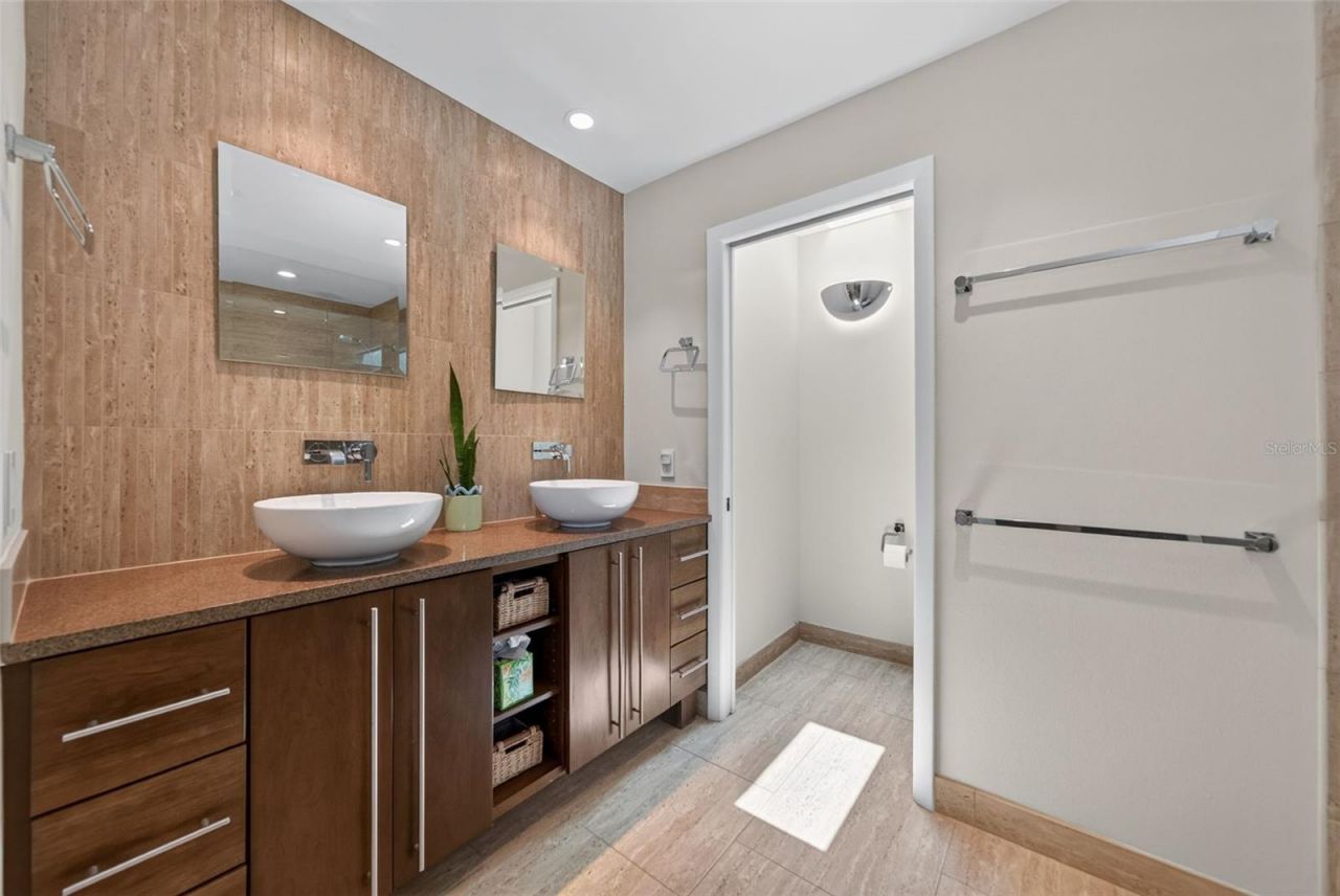 2631 Puritan Terrace, Sarasota, FL 34239 Photo