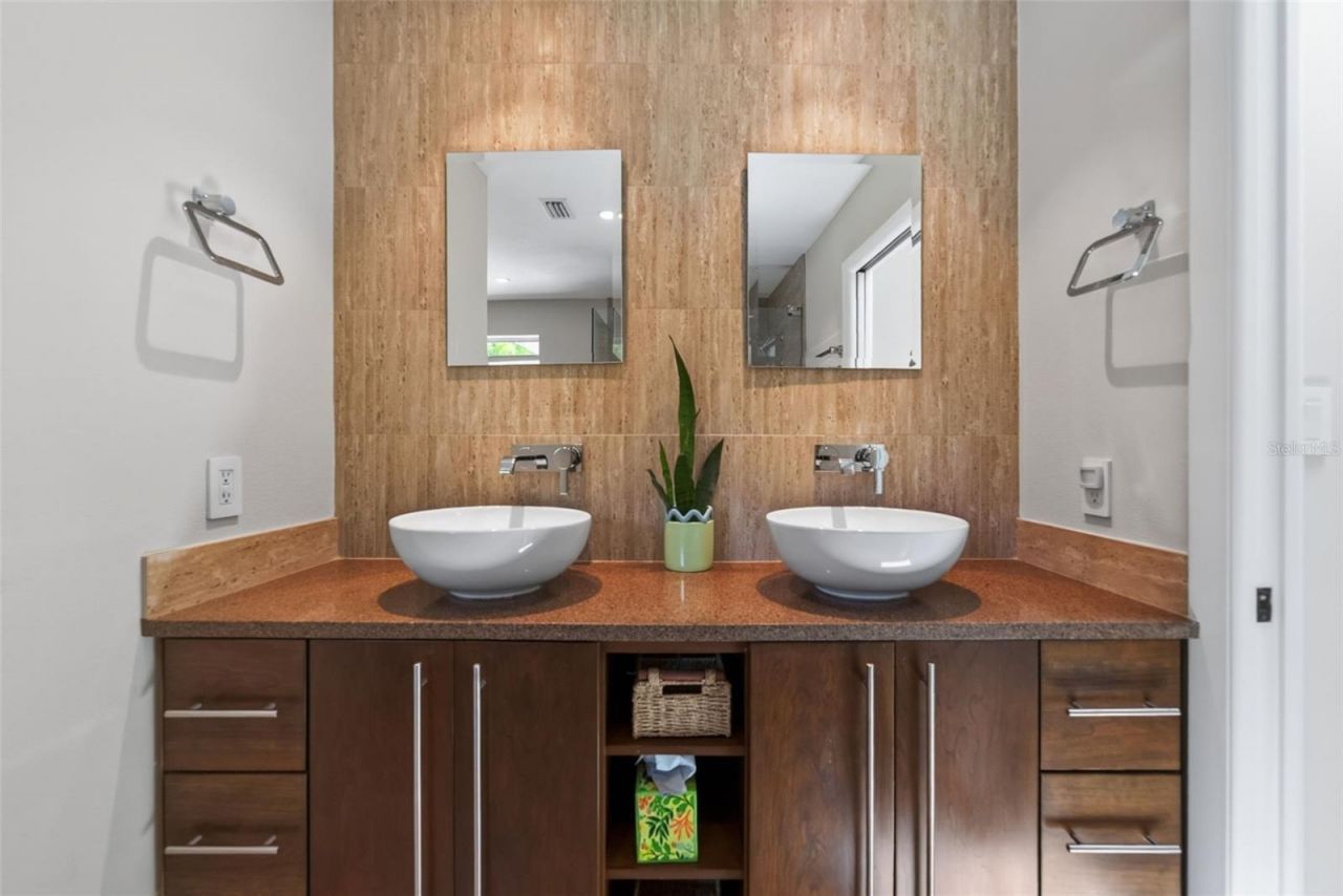 2631 Puritan Terrace, Sarasota, FL 34239 Photo