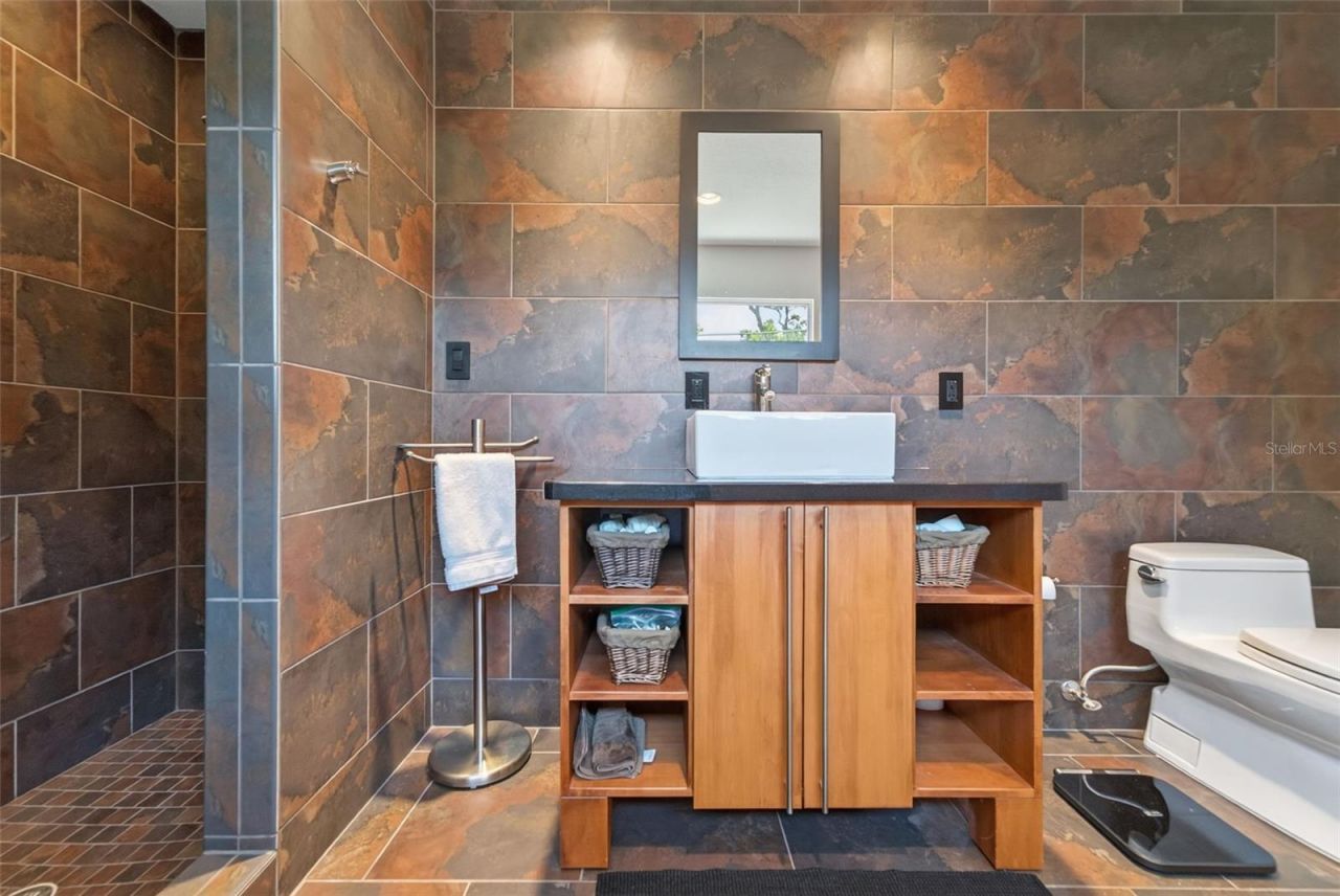 2631 Puritan Terrace, Sarasota, FL 34239 Photo