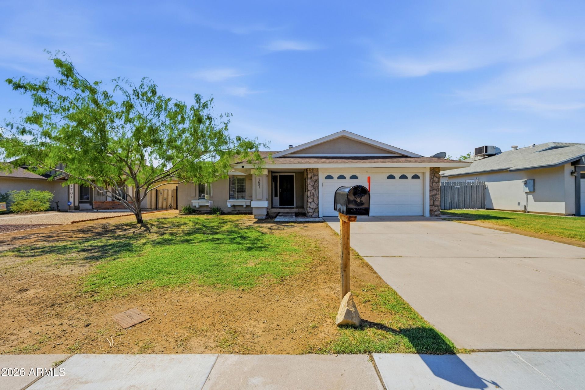 1651 E Apollo Road, Phoenix, AZ 85042 Main Photo