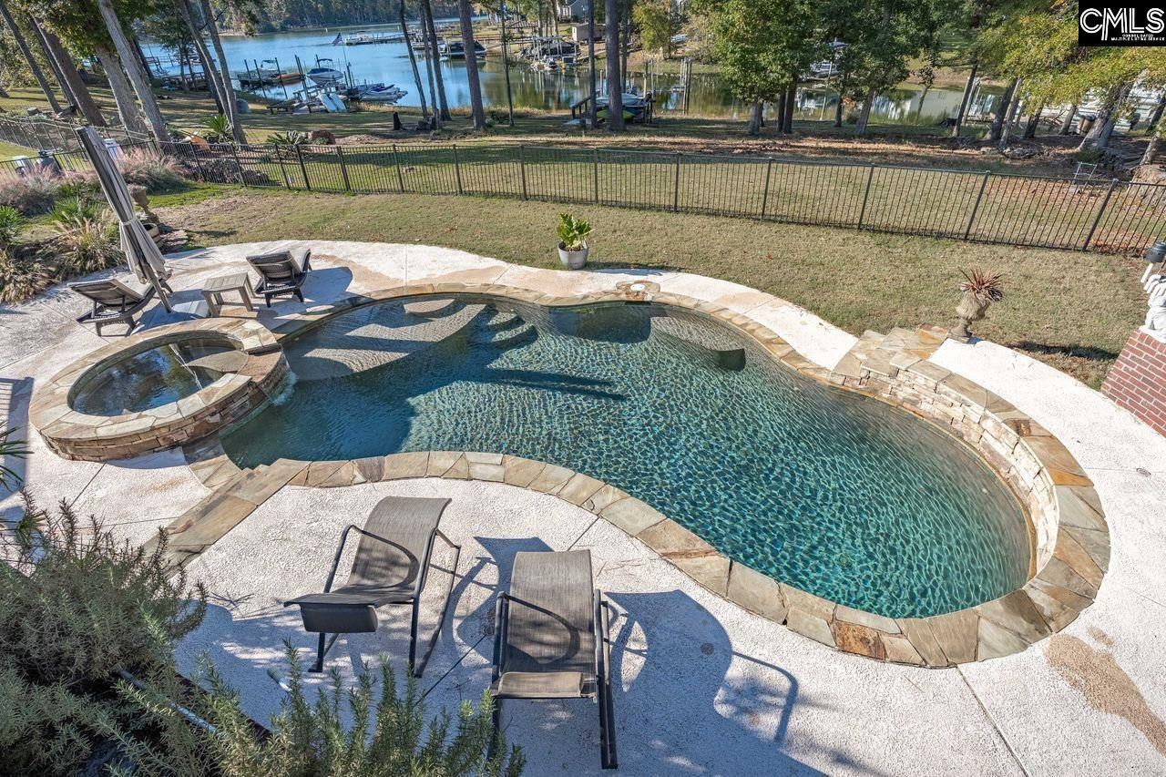 201 Stoney Pointe Drive  Photo 7