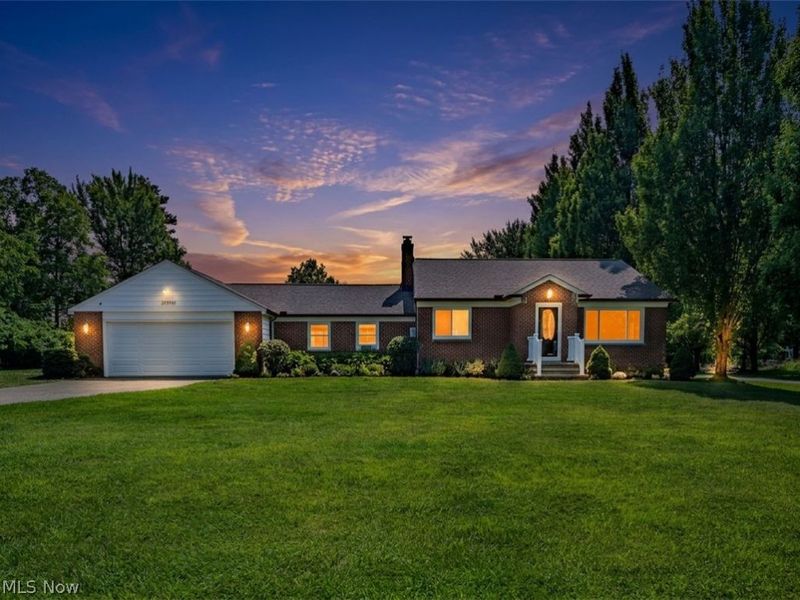 31950 Chardon Road , Willoughby Hills, OH 44094 Photo 2